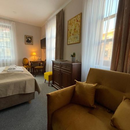 Apple Economy Hotel Каунас Экстерьер фото