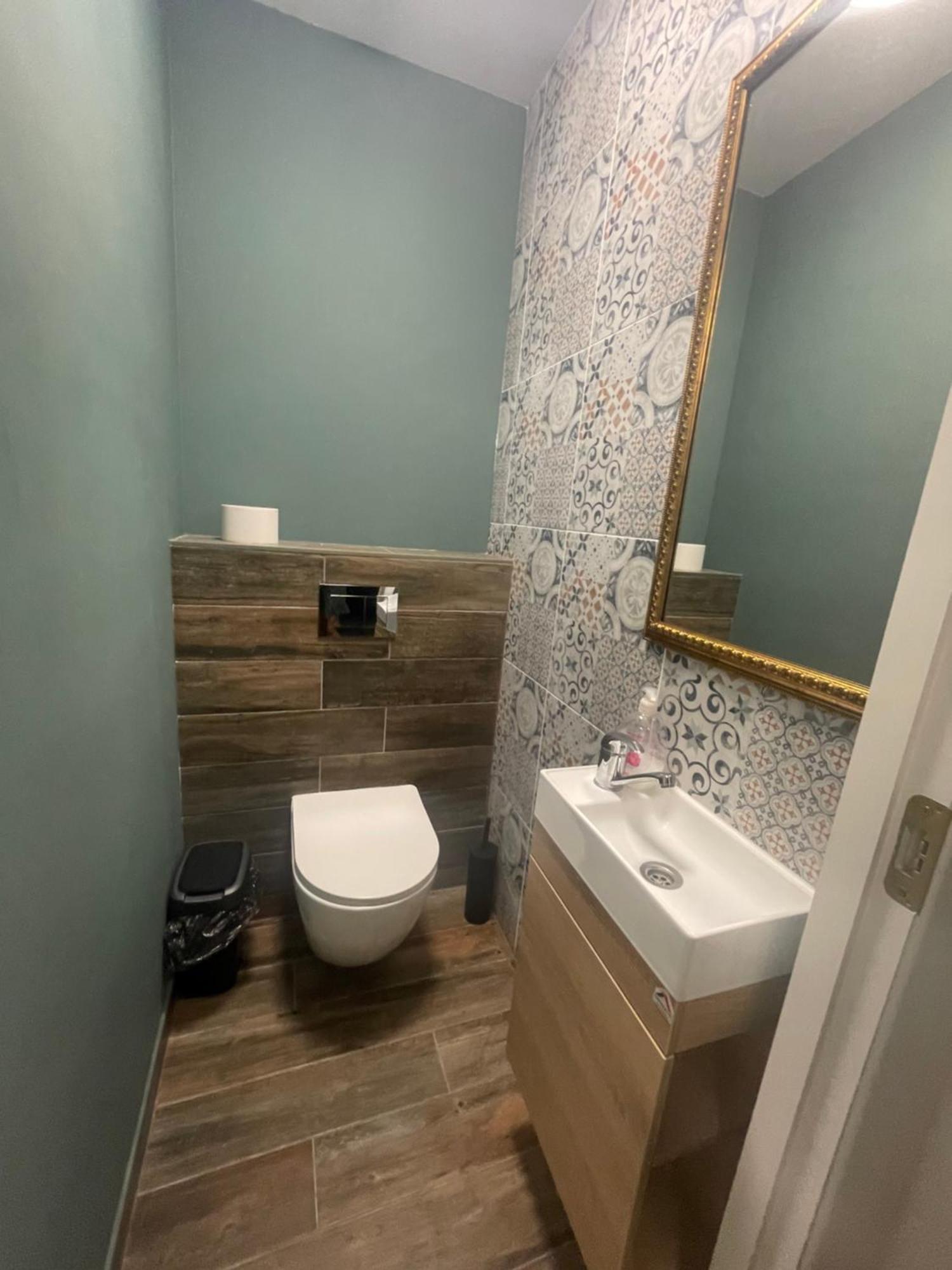 Apple Economy Hotel Каунас Экстерьер фото