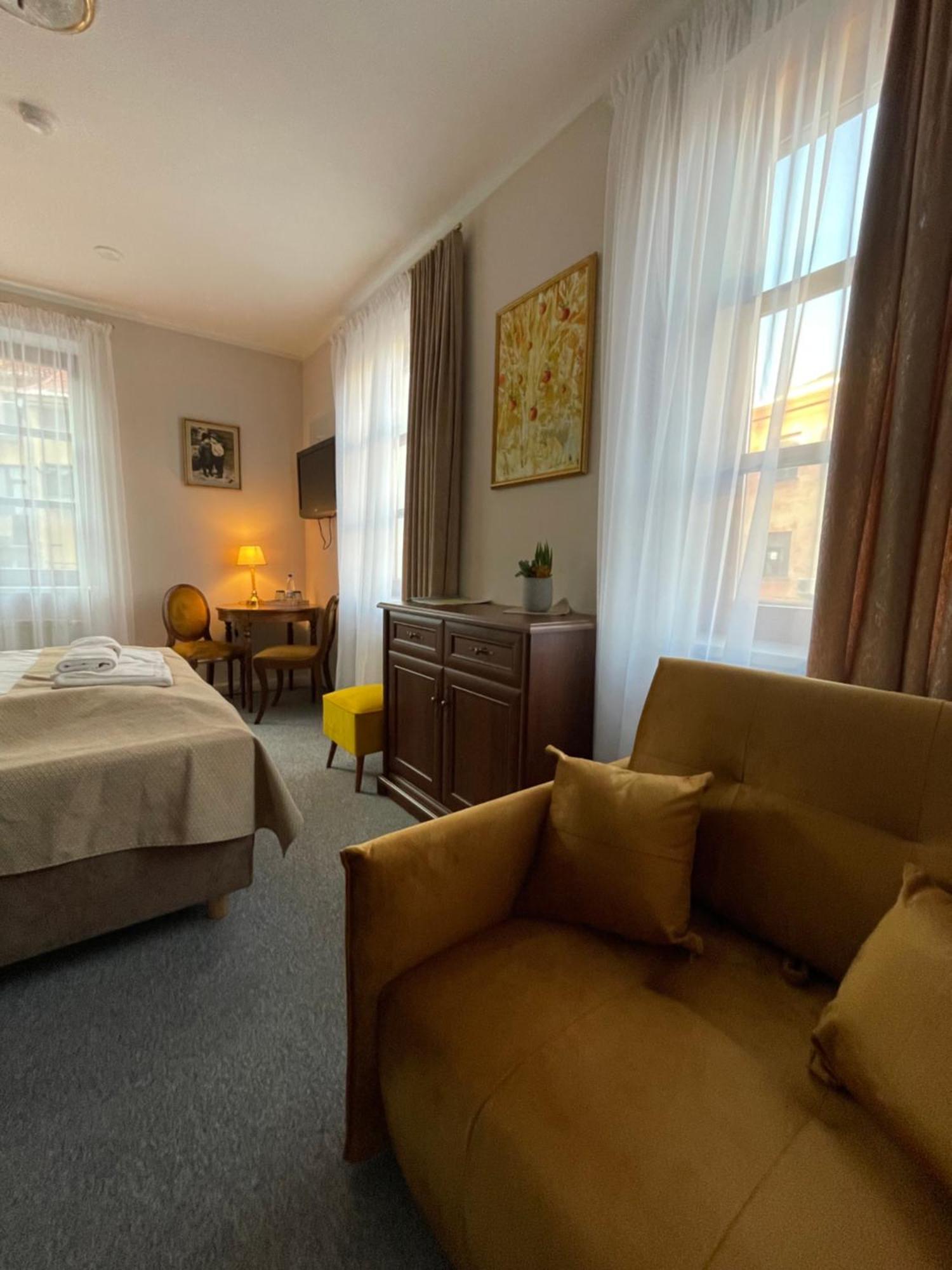 Apple Economy Hotel Каунас Экстерьер фото